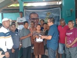 Meirlon Fanggidae Beri Bukti, Fasilitasi Pembangunan Gapura